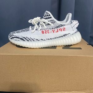 Yeezy 350 zebra 6.5M